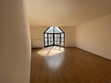 #IMMOTIONAL 2-ZIMMER WOHNUNG MIT GROßZÜGIGEM WOHNZIMMER - Wohnzimmer